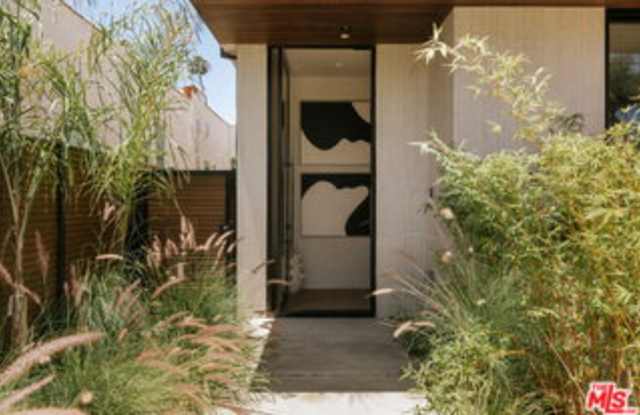 923 Milwood Avenue Gallery 2