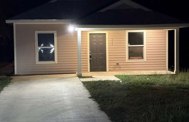 914 Country Club Drive photos photos