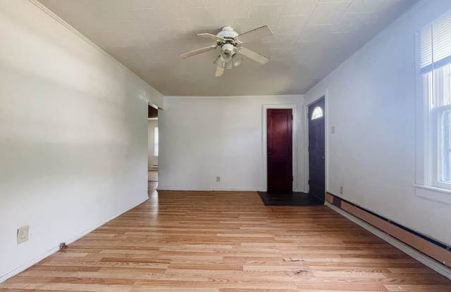 810 S Luick - Home on a Large Lot with Garage Gallery 4
