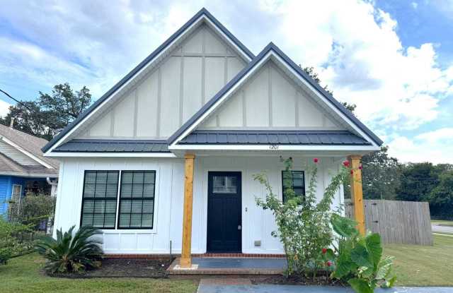 1201 E Hernandez St photos photos