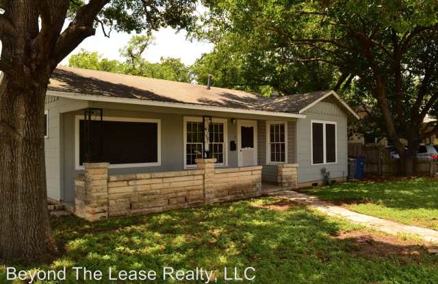 900 E. 53 1/2 ST - 900 E 53rd 1/2 St, Austin, TX 78751