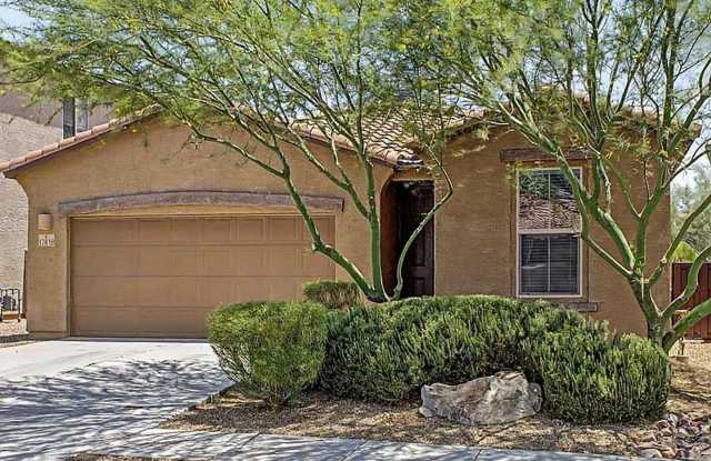 3-Bedroom, 2 Bath Single Family for Rent in Tucson, AZ | Attached Garage & Modern Kitchen Gallery 1