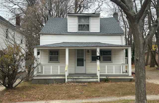 326 Maple Avenue photos photos