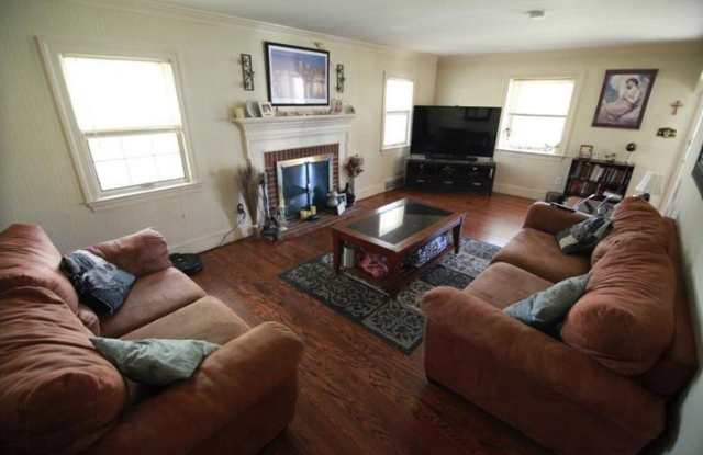 218 BEECHWOOD ROAD Gallery 3