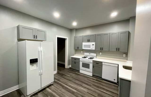 3 bed 1 bath - Newly updated, South Oakland, dishwasher, washer/dryer included photos photos