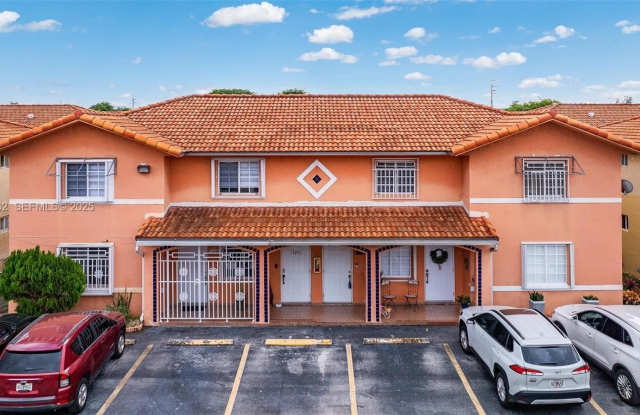 10101 W Okeechobee Rd photos photos