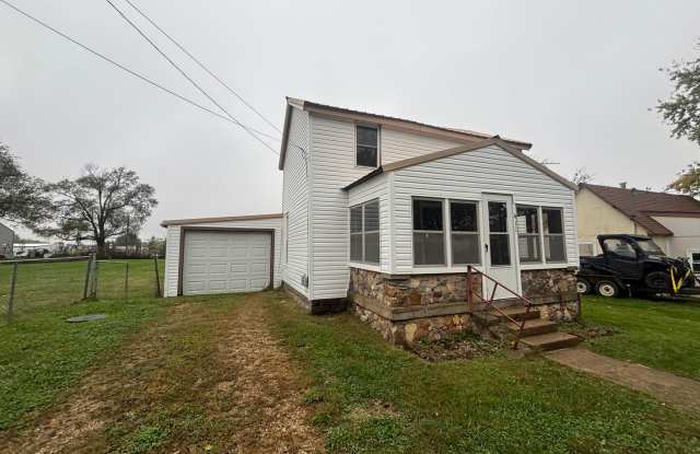 411 S Oak Street — Versailles, MO photos photos