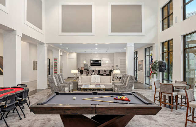 Everleigh Lakeline 60+ Active Adult Apartment Homes Gallery 3