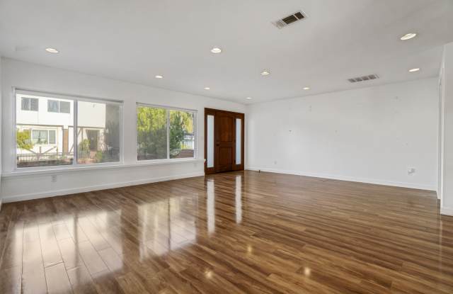 38 Sunset Avenue photos photos