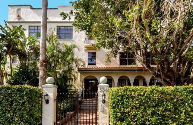 934 Michigan Ave photos photos