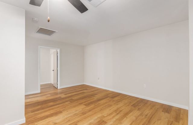 3432 NORTH 12th PLACE Gallery 4
