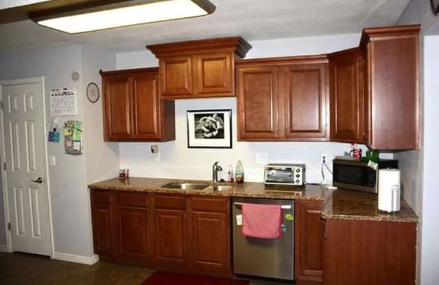 1525 N. Freeman photos photos