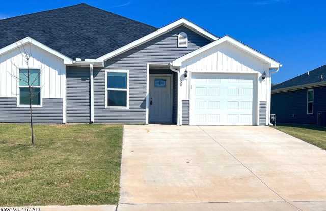 609 Short Leaf Lane photos photos