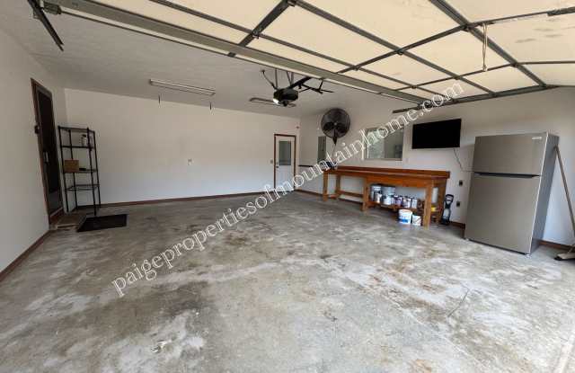 Charming 2-Bed, 2-Bath Home in Midway Gallery 3