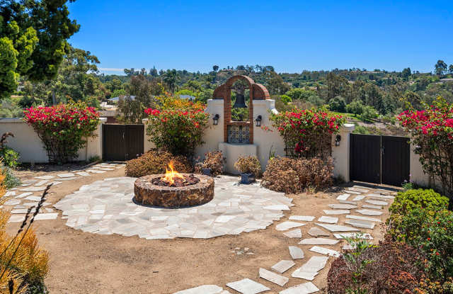 This Beautiful Hacienda Style Home combines the Best of Indoor-Outdoor Living photos photos This Beautiful Hacienda Style Home combines the Best of Indoor-Outdoor Living photos photos