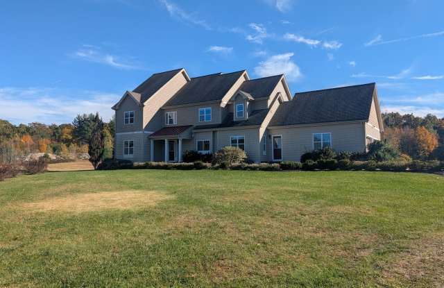 Beautiful 4-Bedroom Single-Family Home with In-Ground Pool & 2-Car Garage – Douglas, MA Gallery 1