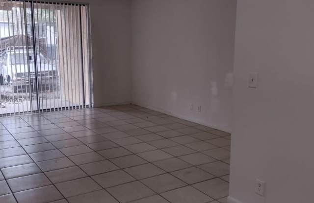 4009 N University Dr photos photos
