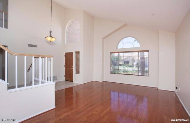 8927 E FLORIADE Drive Gallery 4