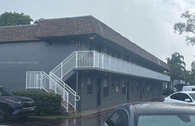 4871 NW 9th Dr photos photos