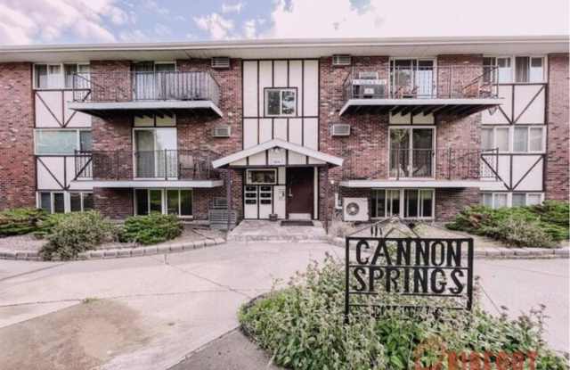Pet Friendly 2 Bedroom/ 1 bath Westside Location With Balcony! photos photos