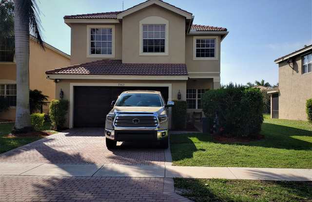 7563 Topiary Avenue Gallery 3