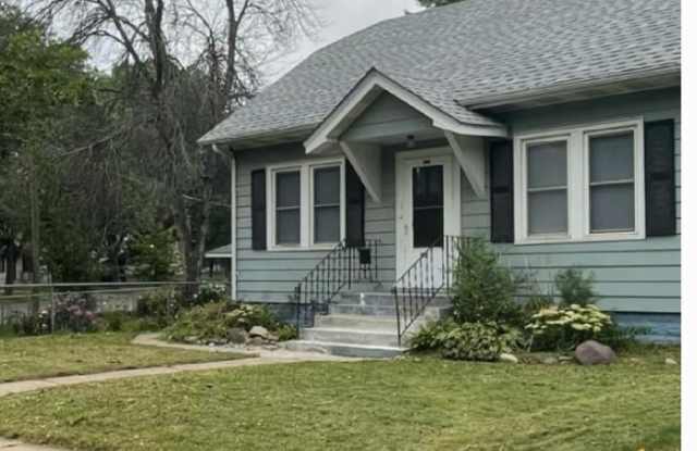 1111 5th Street East photos photos