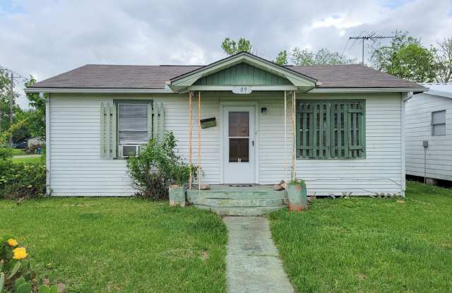 NICE 2 BEDROOM 1 BATH LEASE HOME IN ANGLETON, TEXAS photos photos