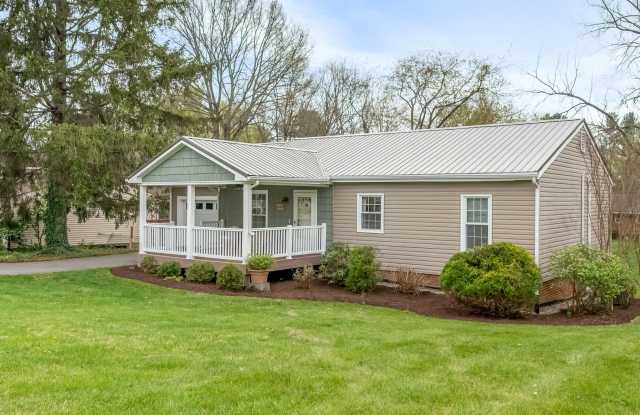 Spacious Ranch Close to Campus Gallery 4