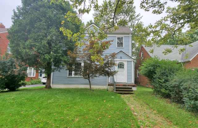 Charming 3 Bedroom for Rent In Cleveland Heights Gallery 1