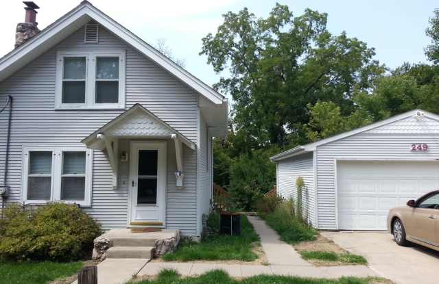 AVAILABLE NOW!!! 2 bedroom house on large corner lot in Manville Heights photos photos