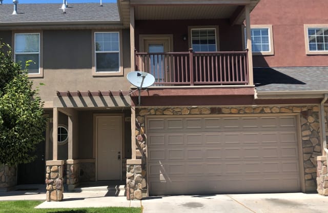1468 W 140 N photos photos