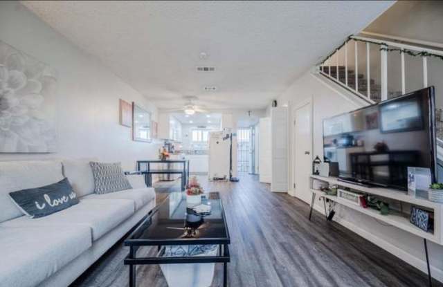 5140 N River Rd Unit F photos photos