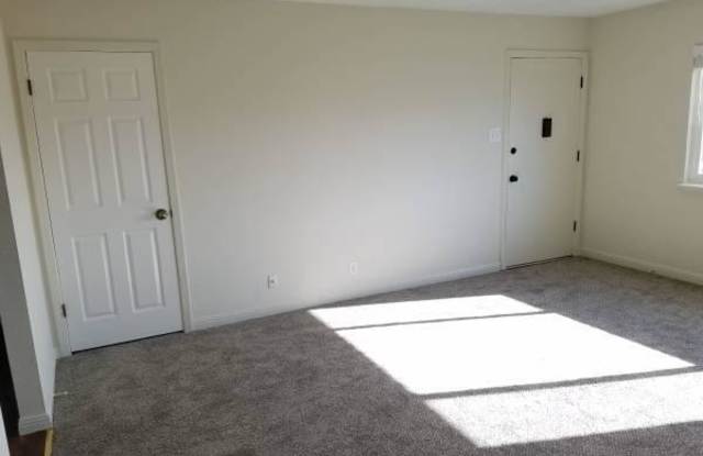 16 Randolph Avenue Gallery 4