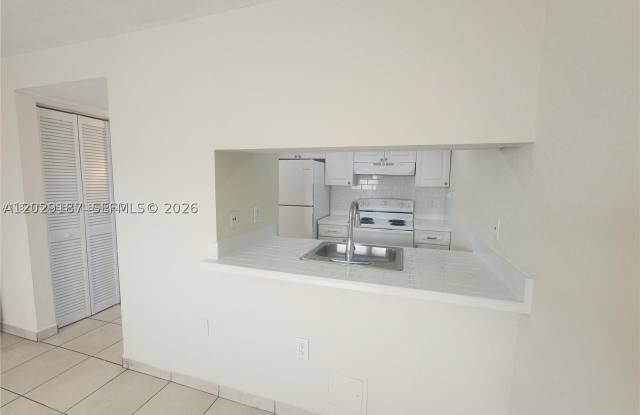 19600 SW 110th Ct Gallery 4