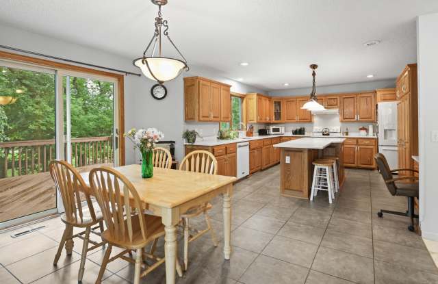 5 Bedroom Home for Rent in St. Cloud Gallery 4