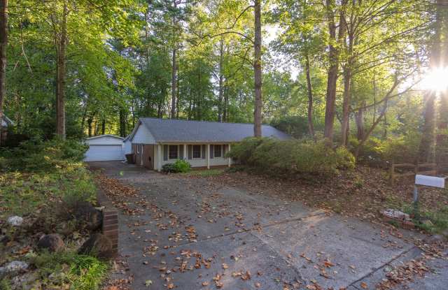 Quiet Cottage in Greensboro NC - 2104 Cottage Place, Greensboro, NC 27455