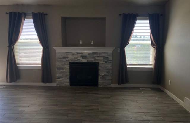 7717 N Ash Ln. Gallery 3