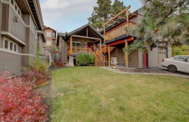 Quiet neighborhood home in Bends Westside Gallery 3
