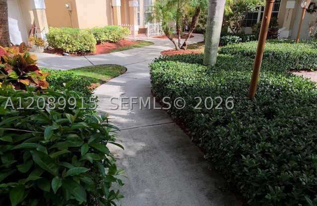 21555 SW 87th Ct Gallery 2