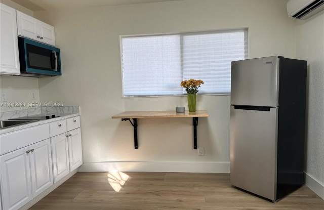 1810 Southwest 93rd Court photos photos