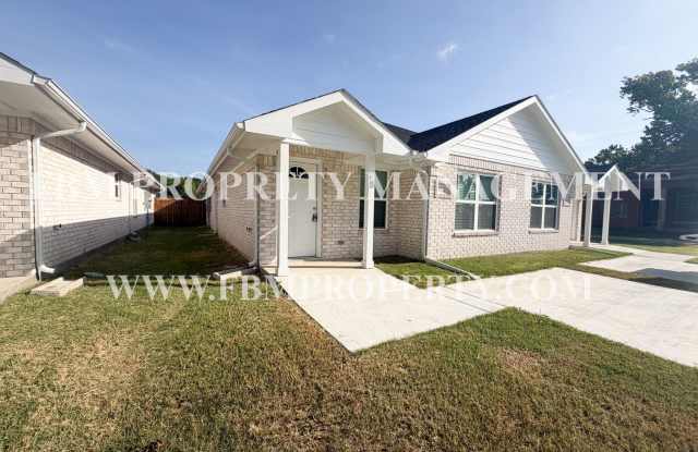 110 E Camden St - Brand New 2 Bedroom, 2 Bathroom Duplex Located in Rice, TX! Gallery 3