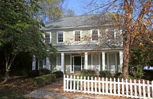 Dog Friendly End-Unit Crozet Home - 5496 Hill Top Street, Crozet, VA 22932