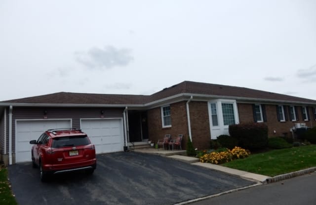 33 Brandywyne Dr - 33 Brandywine Drive, Florham Park, NJ 07932