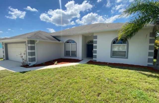 582 Consolata Avenue NW photos photos