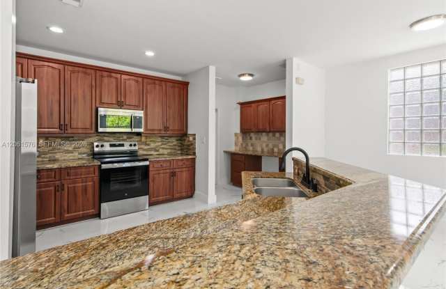 16001 SW 43rd Terrace, Miami, FL 33185 - 4930 Gallery 3
