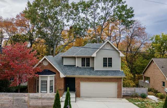 **BEAUTIFULLY RENOVATED HOME WITH MULTIPLE OUTDOOR LIVING SPACES ON A QUIET STREET IN GREEN HILLS** - 1028 Saint Andrews Place, Nashville, TN 37204