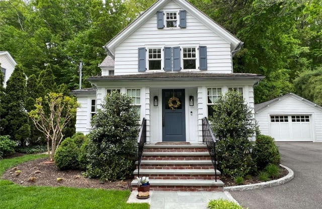 385 Main Street - 385 West Main Street, Cold Spring Harbor, NY 11724