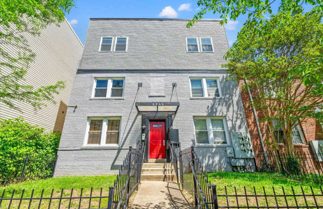 Stylish Trinidad 2BR/2BA Condo with Contemporary Upgrades and Skylights photos photos