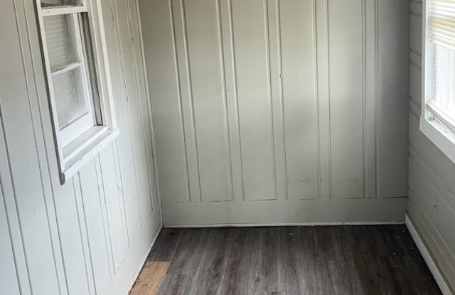 Updated 3 Bedroom with Sunroom, Finished Basement, and Detached Garage Gallery 4