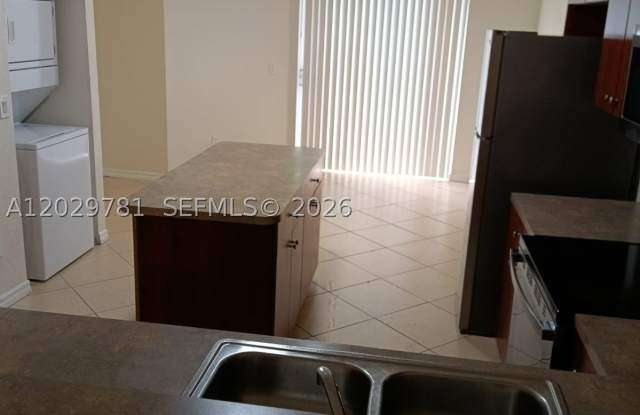 1936 Alamanda Way Gallery 1